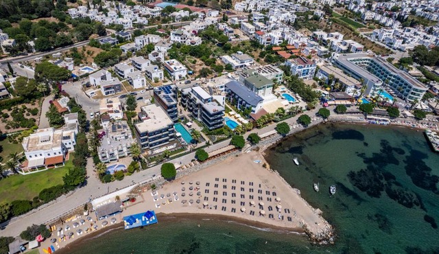 Bodrum Ada Suites Beach Hotel in Turgutreis