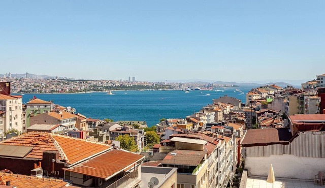 Bosphorus View Terrace- Historic Cihangir