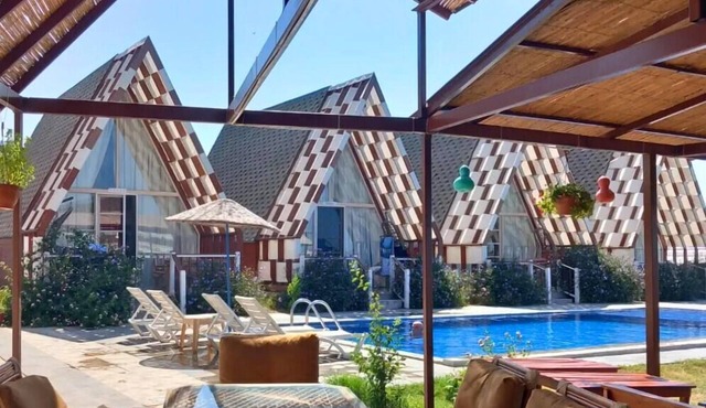 Bu Bungalow Hotel