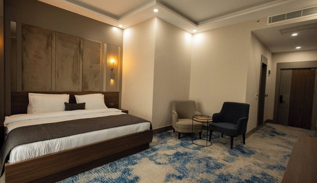 BY TASHAN GARDEN OTEL
