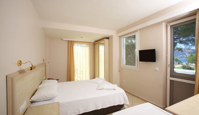 Catamaran Hotel