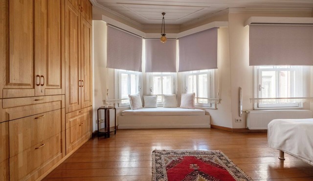 Central Spacious House with a Private Terrace in Sultanahmet