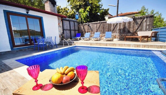 Charming 2-bedroom villa with WiFi and AC in enchanting Kayaköy