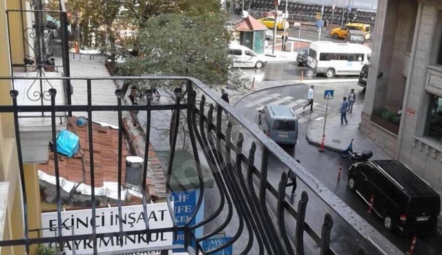 cozy flat in taksim,it is in midle important culturel and historical place.