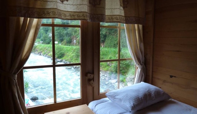 Dere Hotel in Camlihemsin
