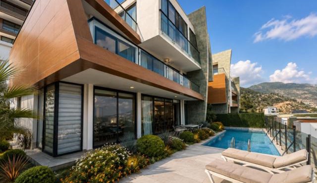 detached villa with full Alanya and sea views