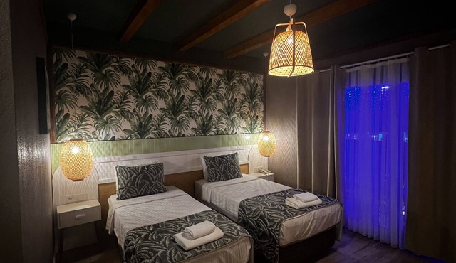 Dolphin Park Hotel