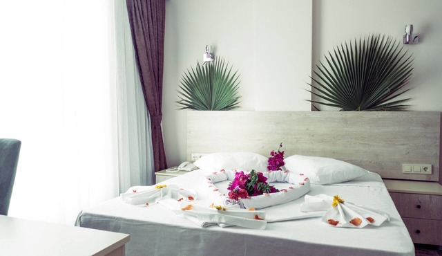 Dream Town Hotel & Restaurant