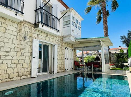 Evalacati-Villa Palma-Central villa with private pool and garden