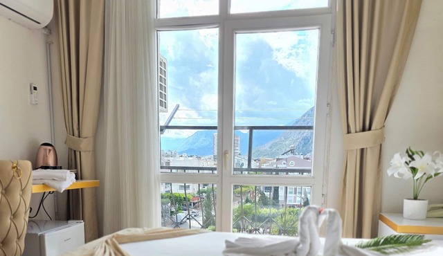 Far Life Hotel