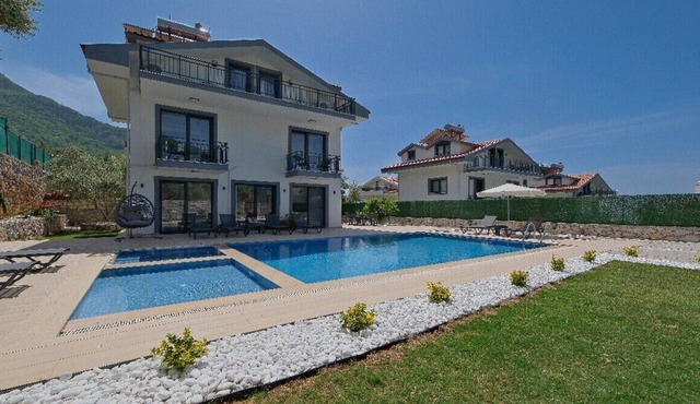 Fethiye Ölüdeniz de Özel Havuzlu Müstakil Lüks Villa in Fethiye