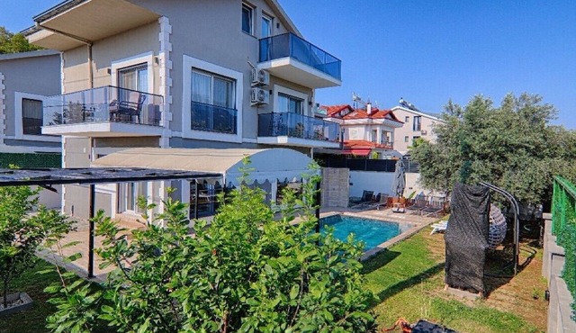 Fethiye Akarca da Özel Havuzlu Müstakil Villa in Fethiye