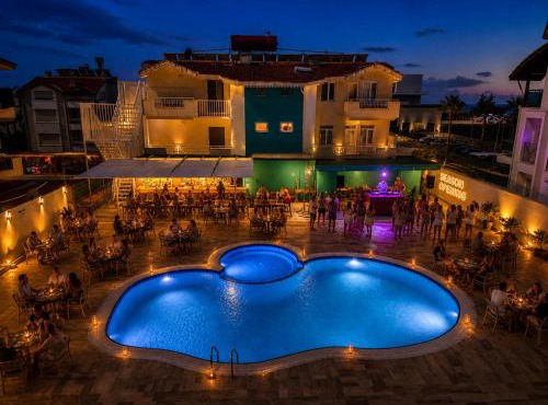GOLDEN DAiSY HOTEL