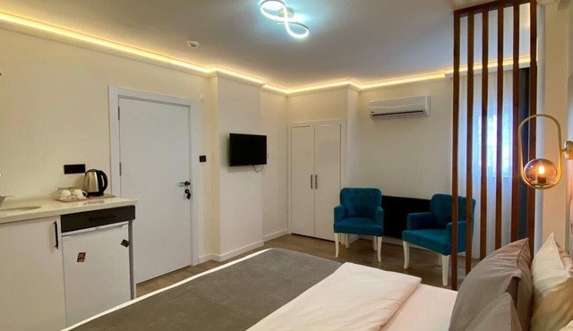 Golden Life Suite