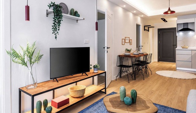 Gorgeous 3 Bedroom Apartment At Monnas Suite