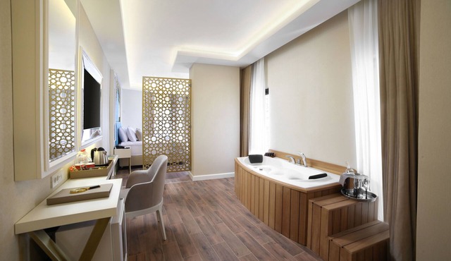 Great Fortune Design Hotel