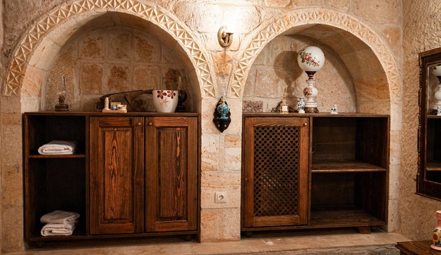 Historic Cave Home Facing Majestic Ortahisar Castle