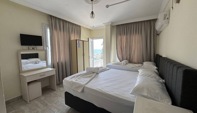 Holiday Hotel
