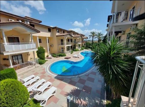 In a Complex with Pool and Perfect Location