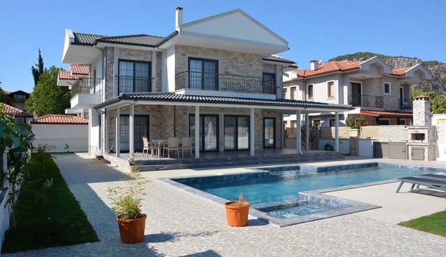 LUXURIOUS BEAUTIFUL 4 BEDROOM PRIVATE POOL VILLA IN DALYAN GULPINAR BEST AREA!