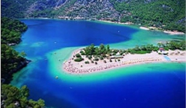 Luxury 4 Bed Villa, Private Communal Pool, Mountain Views And Close To The Beach in Fethiye