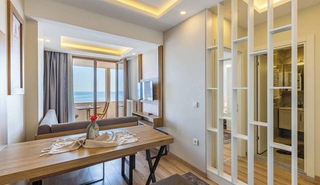 Menar Hotel & Suites