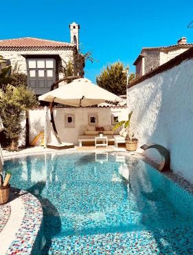 Mina Otel by Adda Alaçatı