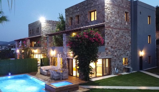Mira villa 1 in Torba