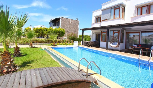 PRİVATE POOL VİLLA İN QUİTE LOCATİON...just 1,5km far to beach in Bodrum