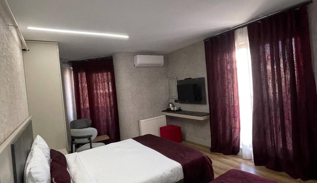 REAL HOTEL