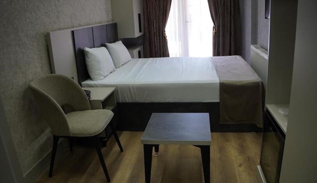 Real Hotel Van