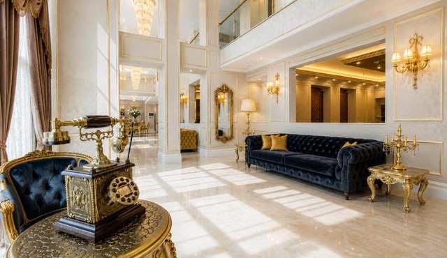 REAL KiNG RESiDENCE