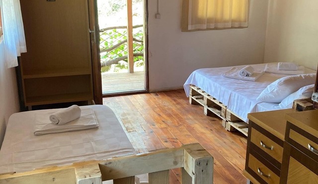Rosebud Lodge