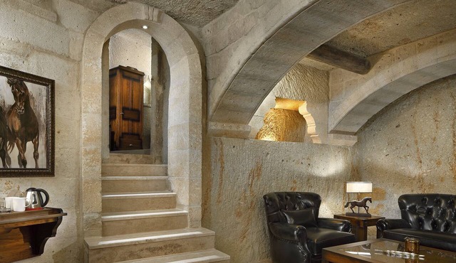 Seraphim Cave Suites & Spa