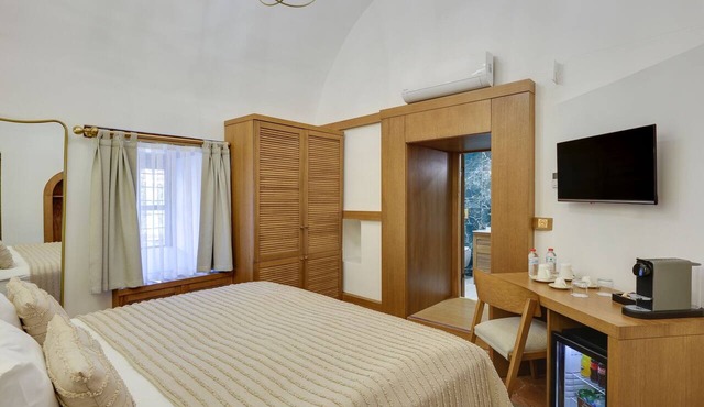Silk Road Museum Hotel