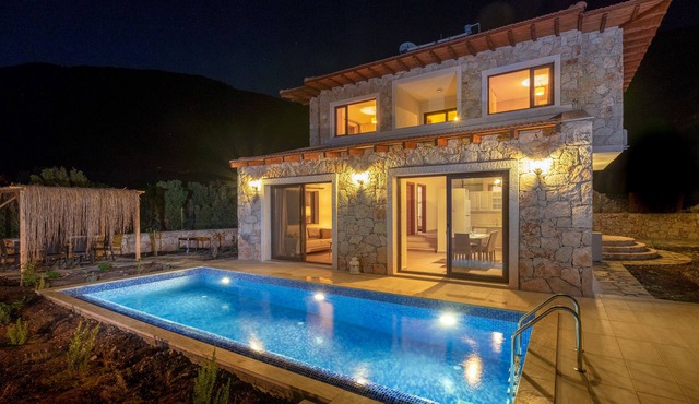 Stone Villa in the Greenest Serenity
