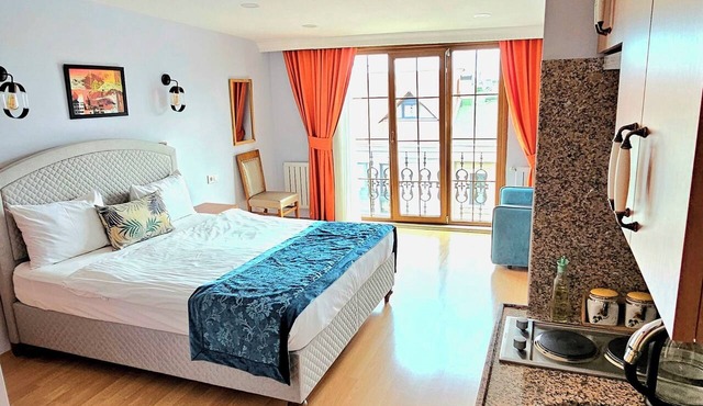 Studio with partial sea view in Sultanahmet