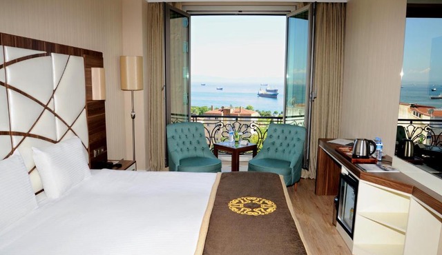 The Grand Mira Hotel