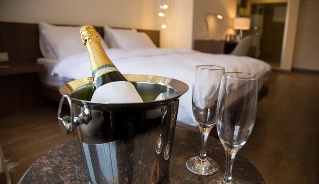 TN & CO Hotel