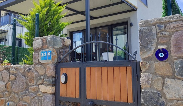 Tranquil 2-bedroom house with AC in enjoyable Bodrum Akyarlar