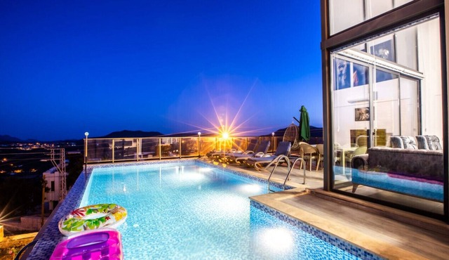 Triplex Villa with Sauna, Pool and View in Kas