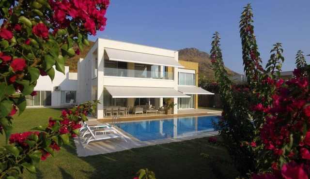 Turgutreiste 5-room sea view villa with private pool and garden #2411 in turgutreis