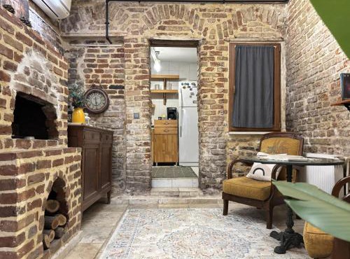 Unique 5BR Art House in Balat w Garden