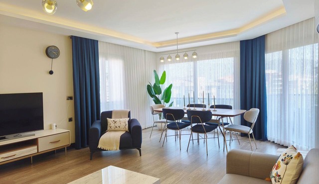 Utopia Suite Residence – 4-Bedroom Apartment in Izmir with a Forest View