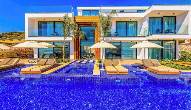 Villa Escala Views - Six Bedroom Villa, Sleeps 12
