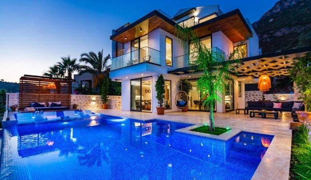 Villa Phi with heated indoor pool in Kaş