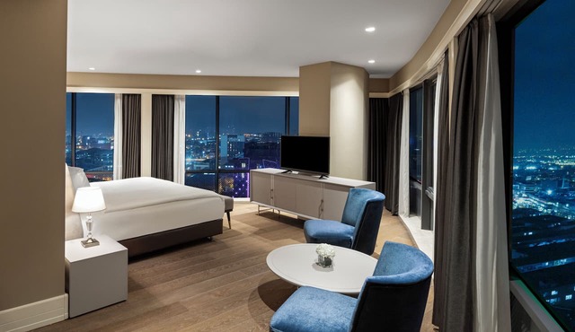 Windsor Hotel & Convention Center