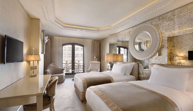 Wyndham Grand Istanbul Kalamis Marina Hotel