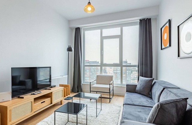 Modern Flat with Fantastic City View in Kadikoy