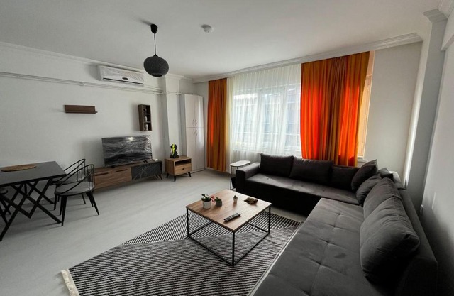 Tophane apart